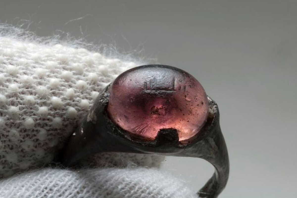 een oude ring