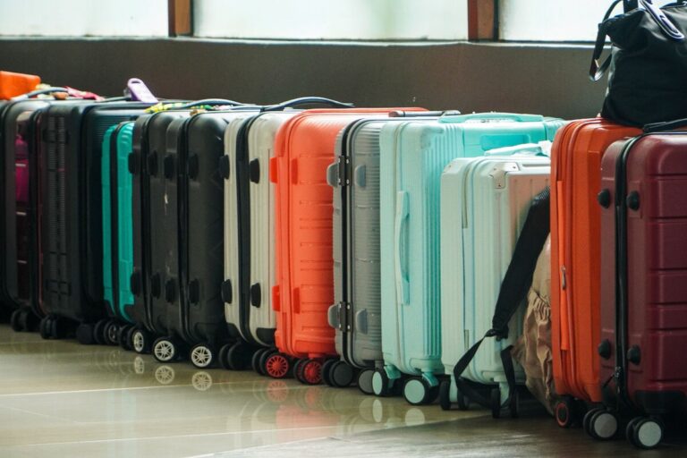 Koop geen koffer in deze kleur. Op de luchthaven kunt u hierdoor in de problemen komen