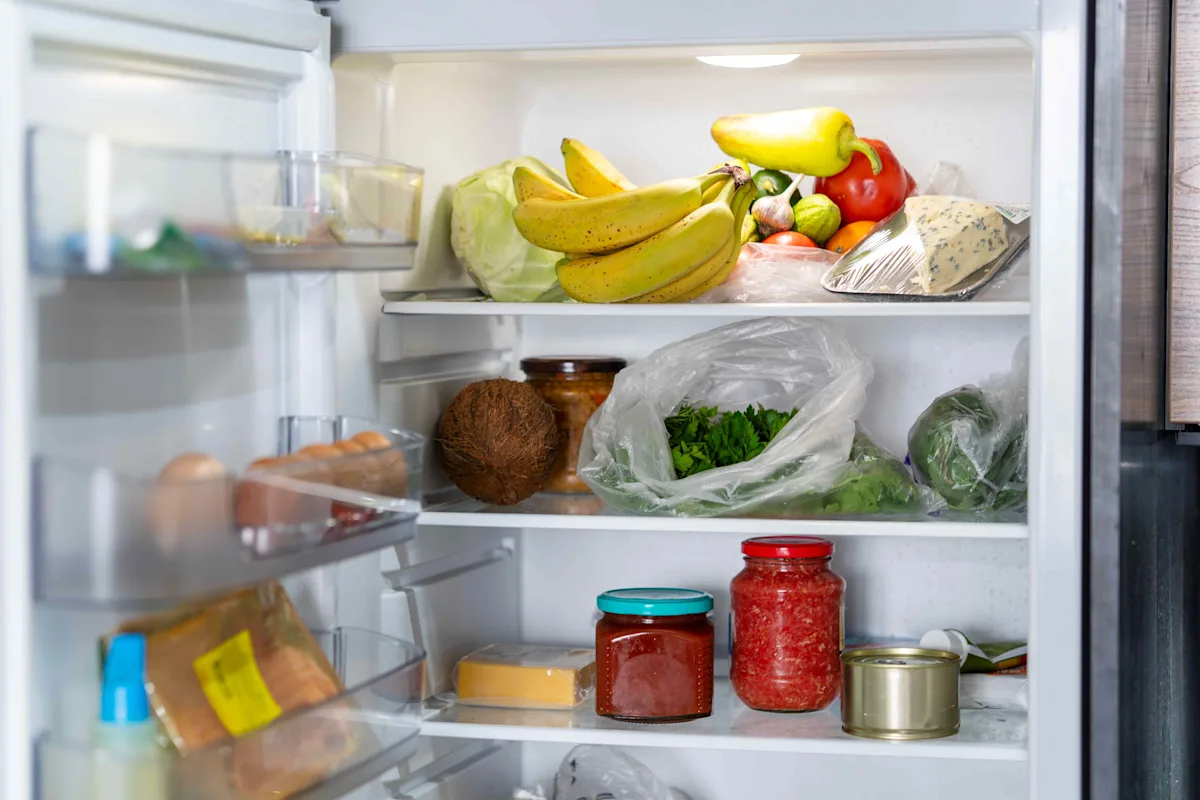 Zet geen pannen met eten in de koelkast. Deskundigen leggen uit waarom