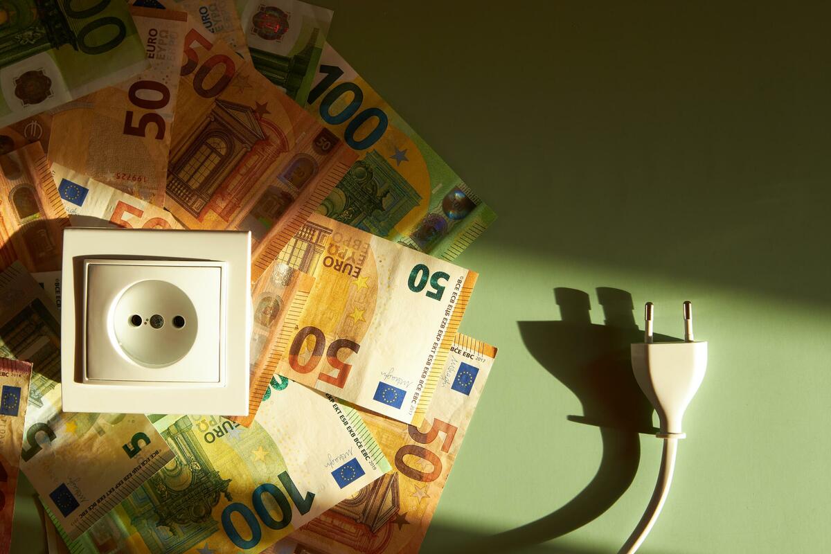 Er wordt gezegd dat magneten op de koelkast de elektriciteitsrekening verhogen. Is dat echt zo?