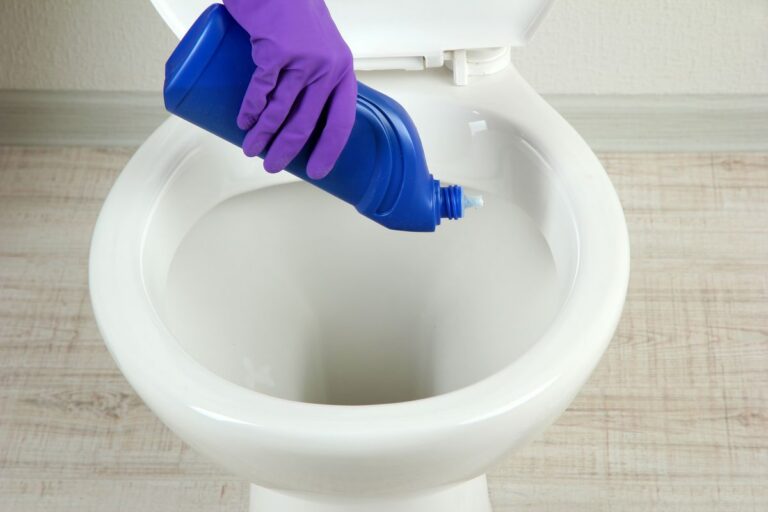 Ik koop geen toiletreinigers meer. Ik giet dit erin en het ruikt gewoonweg heerlijk